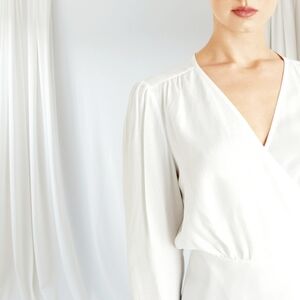 ● Express | Surplice V - neck Wrap Bluose